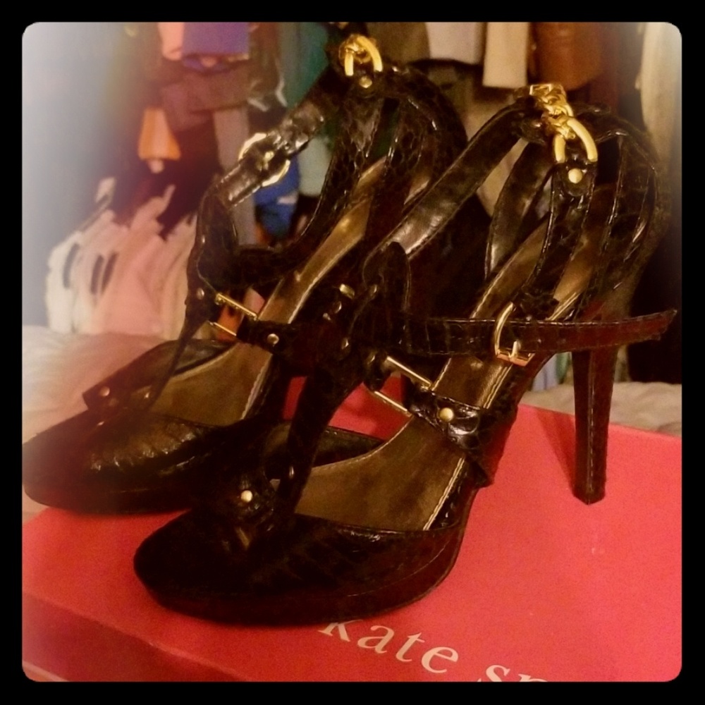 Black high heels ...gold chains.